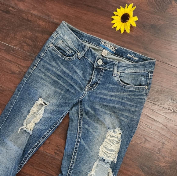 REFUGE RUNWAY EVERYDAY BOOT JEANS - Picture 3 of 8